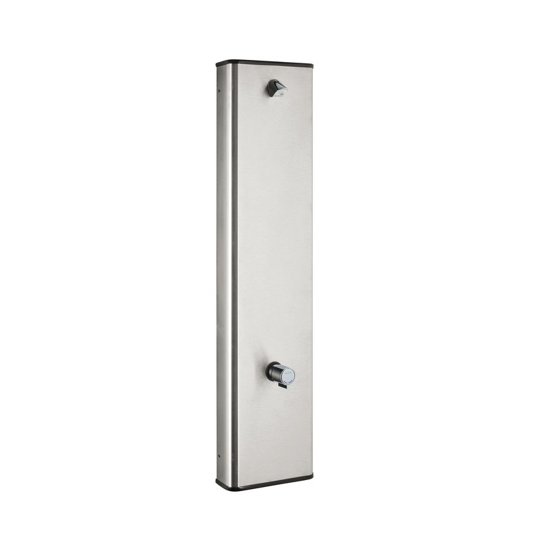 Pannello doccia in acciaio inox montato a parete con miscelatore a chiusura automatica e pulsante di comando Pannello doccia in acciaio inox montato a parete con miscelatore a chiusura automatica e pulsante di comando